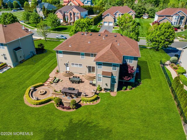 18 Gloria Lane, Monroe, NJ 08831