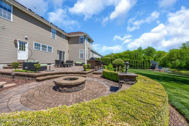 18 Gloria Lane, Monroe, NJ 08831