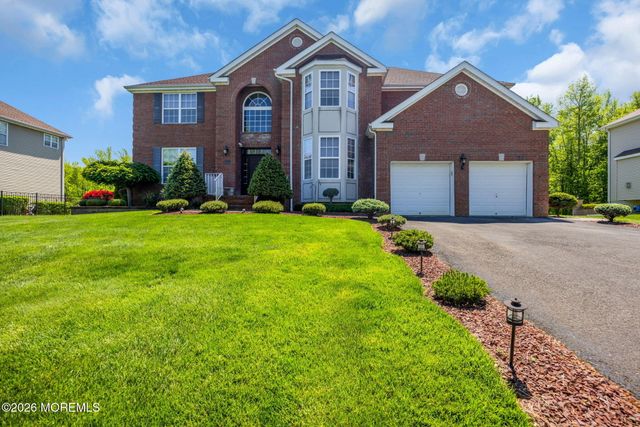 18 Gloria Lane, Monroe, NJ 08831
