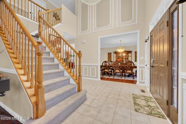 18 Gloria Lane, Monroe, NJ 08831