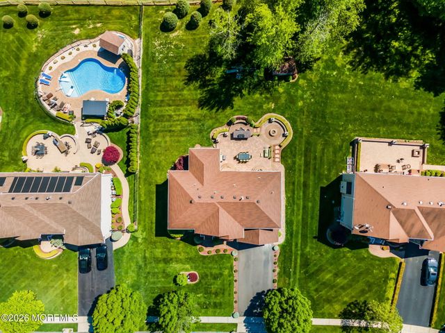 18 Gloria Lane, Monroe, NJ 08831