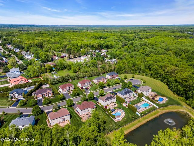 18 Gloria Lane, Monroe, NJ 08831