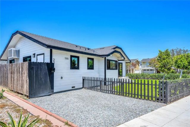 2313 Andreo Avenue, Torrance, CA 90501
