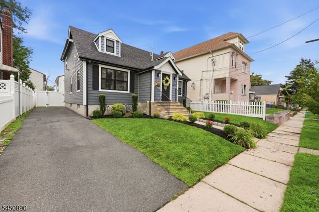 1305 E Henry St, Linden City, NJ 07036