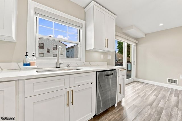 1305 E Henry St, Linden City, NJ 07036