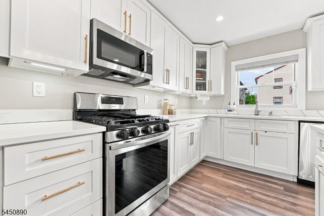 1305 E Henry St, Linden City, NJ 07036