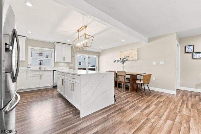 1305 E Henry St, Linden City, NJ 07036