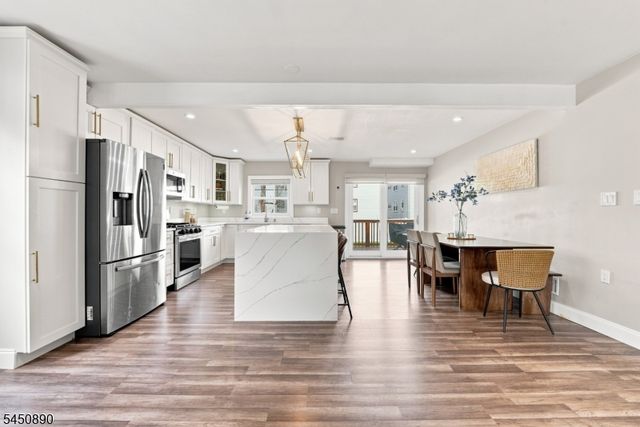 1305 E Henry St, Linden City, NJ 07036