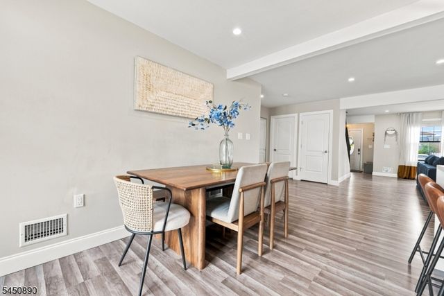 1305 E Henry St, Linden City, NJ 07036