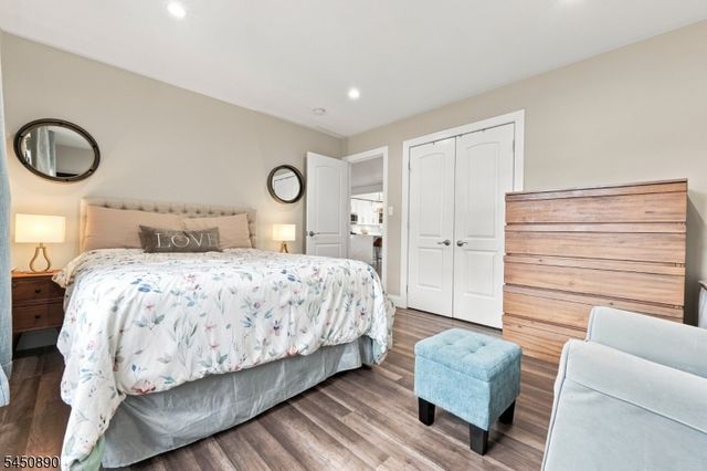 1305 E Henry St, Linden City, NJ 07036