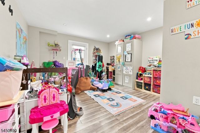 1305 E Henry St, Linden City, NJ 07036