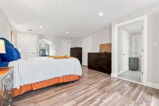 1305 E Henry St, Linden City, NJ 07036