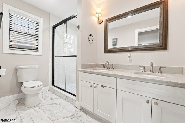 1305 E Henry St, Linden City, NJ 07036