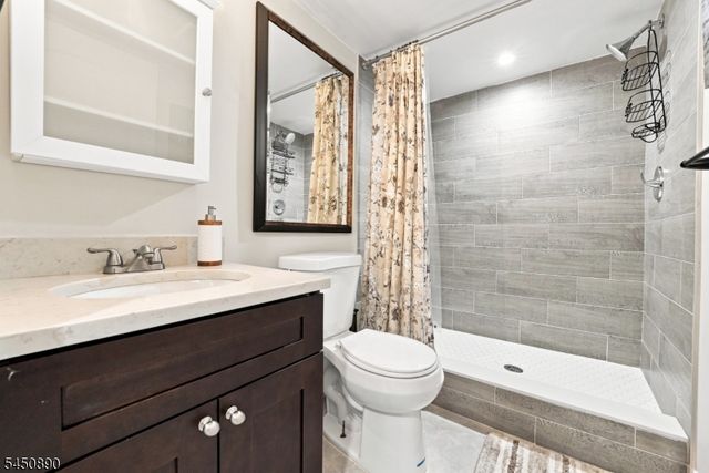 1305 E Henry St, Linden City, NJ 07036