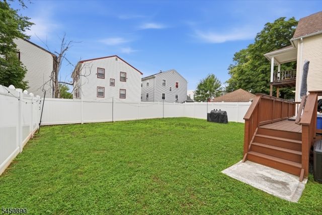 1305 E Henry St, Linden City, NJ 07036