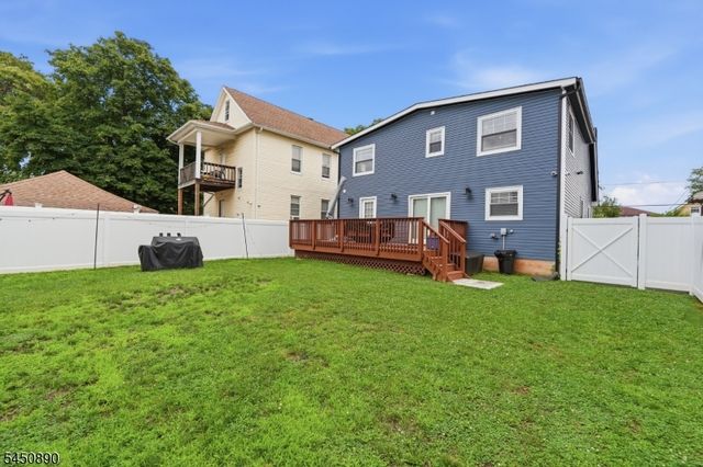 1305 E Henry St, Linden City, NJ 07036