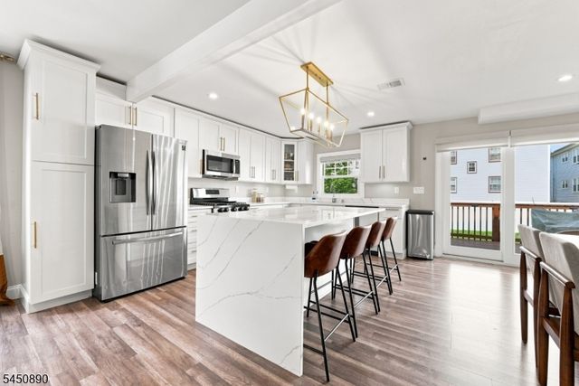 1305 E Henry St, Linden City, NJ 07036