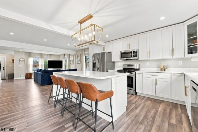 1305 E Henry St, Linden City, NJ 07036