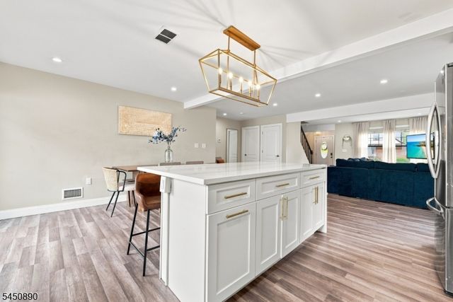 1305 E Henry St, Linden City, NJ 07036