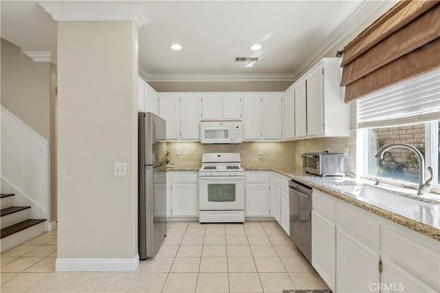 28469 Meadowlark Court, Valencia, CA 91354