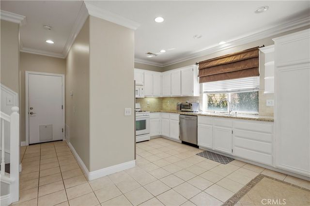 28469 Meadowlark Court, Valencia, CA 91354