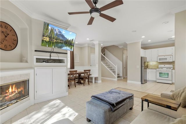 28469 Meadowlark Court, Valencia, CA 91354