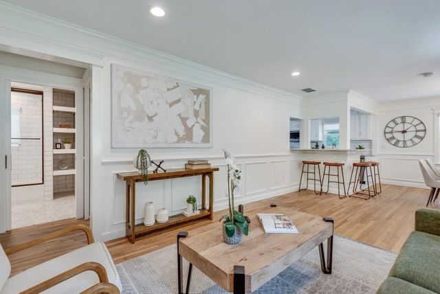 2319 Hunting Valley Drive, Decatur, GA 30033