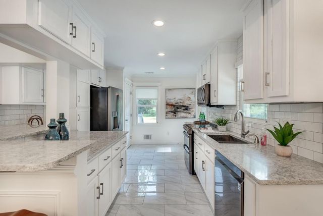 2319 Hunting Valley Drive, Decatur, GA 30033