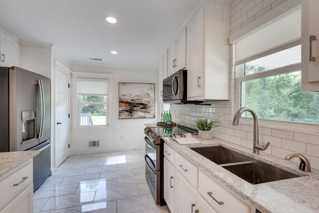2319 Hunting Valley Drive, Decatur, GA 30033