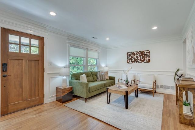2319 Hunting Valley Drive, Decatur, GA 30033