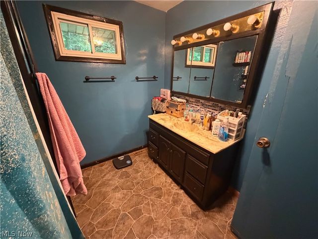 15681 State Route 267, East Liverpool, OH 43920