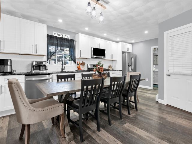 86 Woodward Avenue, East Providence, RI 02914