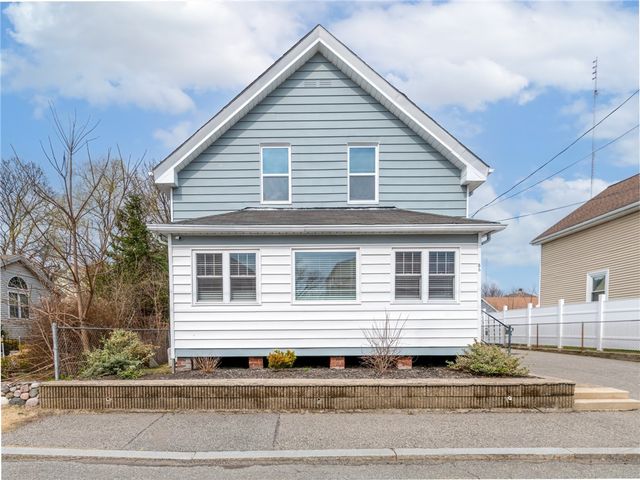 86 Woodward Avenue, East Providence, RI 02914