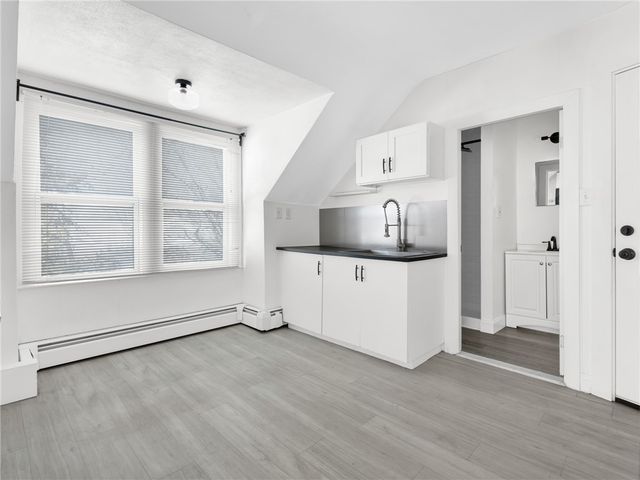 86 Woodward Avenue, East Providence, RI 02914