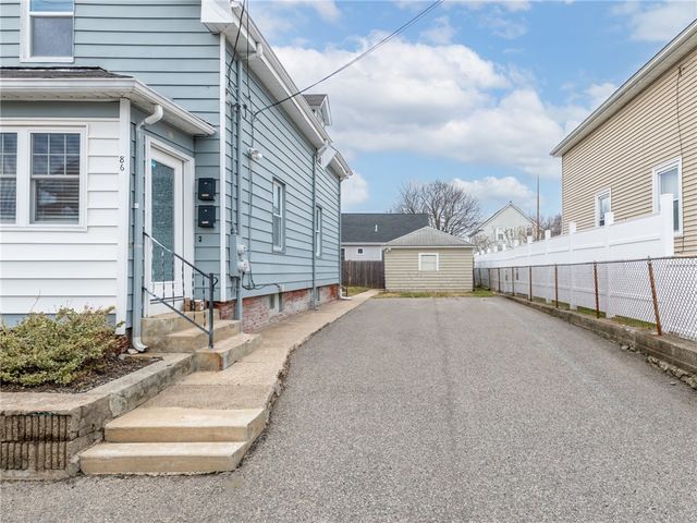 86 Woodward Avenue, East Providence, RI 02914