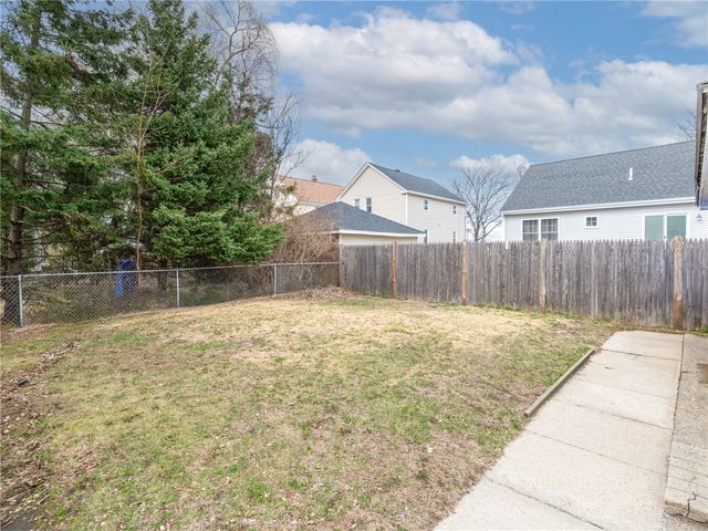 86 Woodward Avenue, East Providence, RI 02914