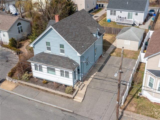 86 Woodward Avenue, East Providence, RI 02914