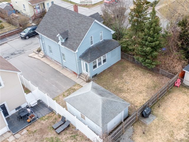 86 Woodward Avenue, East Providence, RI 02914