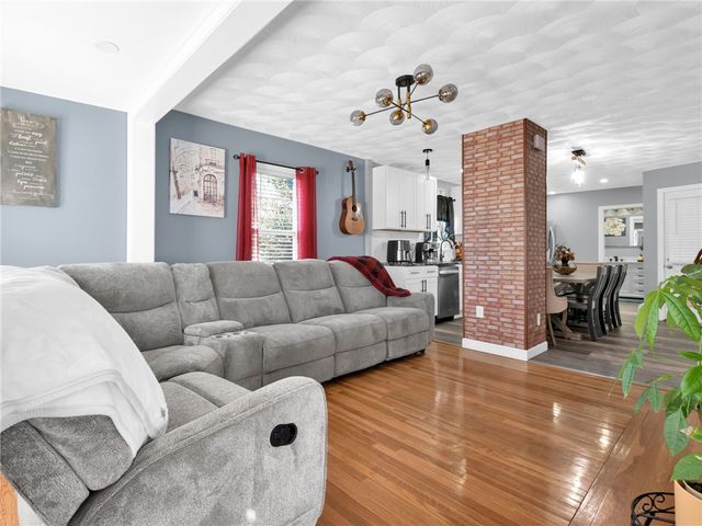 86 Woodward Avenue, East Providence, RI 02914