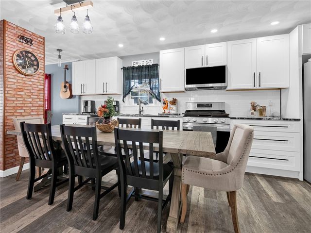 86 Woodward Avenue, East Providence, RI 02914