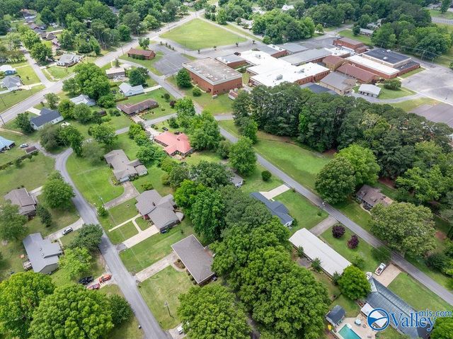 807 7th Street NE, Arab, AL 35016