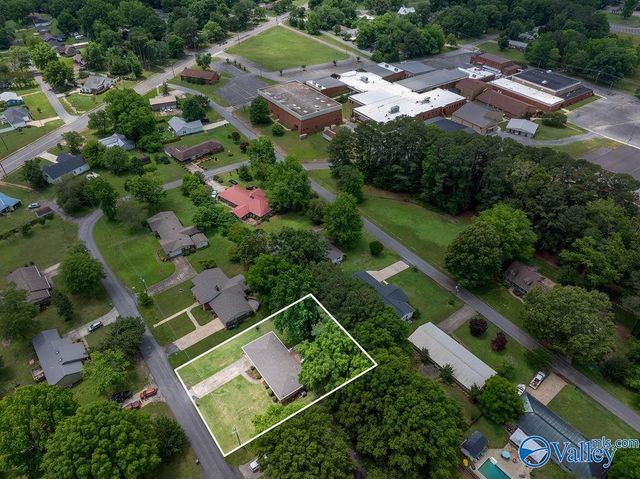 807 7th Street NE, Arab, AL 35016