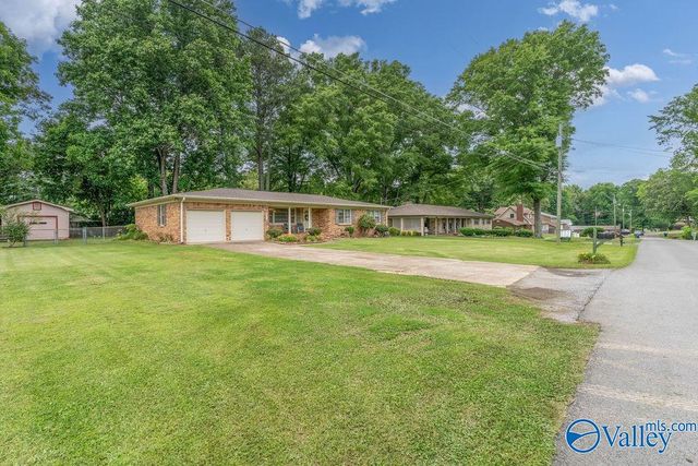 807 7th Street NE, Arab, AL 35016