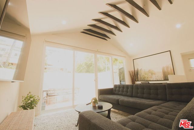 9042 Phyllis Avenue A, West Hollywood, CA 90069