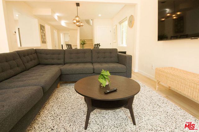 9042 Phyllis Avenue A, West Hollywood, CA 90069