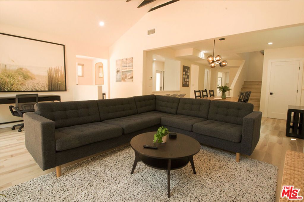 9042 Phyllis Avenue A, West Hollywood, CA 90069