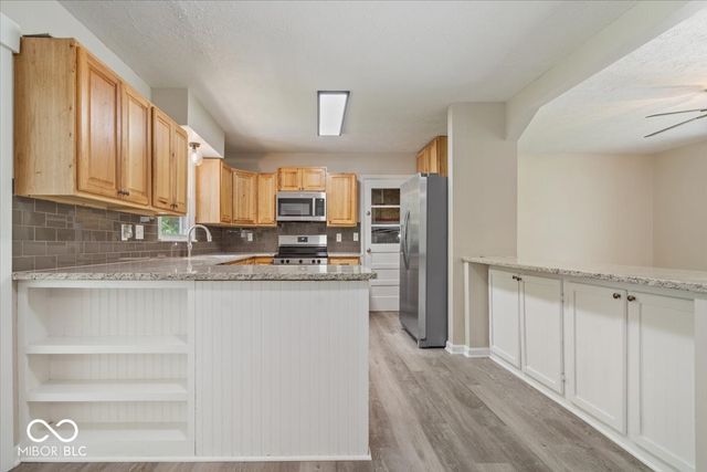 2555 W Sycamore Drive, Greenfield, IN 46140