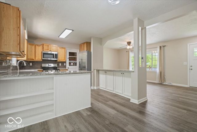 2555 W Sycamore Drive, Greenfield, IN 46140