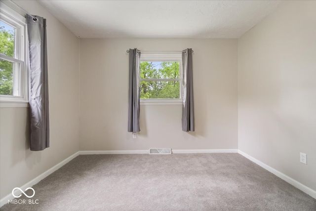 2555 W Sycamore Drive, Greenfield, IN 46140