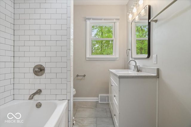 2555 W Sycamore Drive, Greenfield, IN 46140